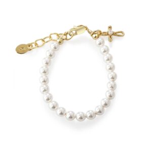 Pearl bracelet with gold clasp and charm